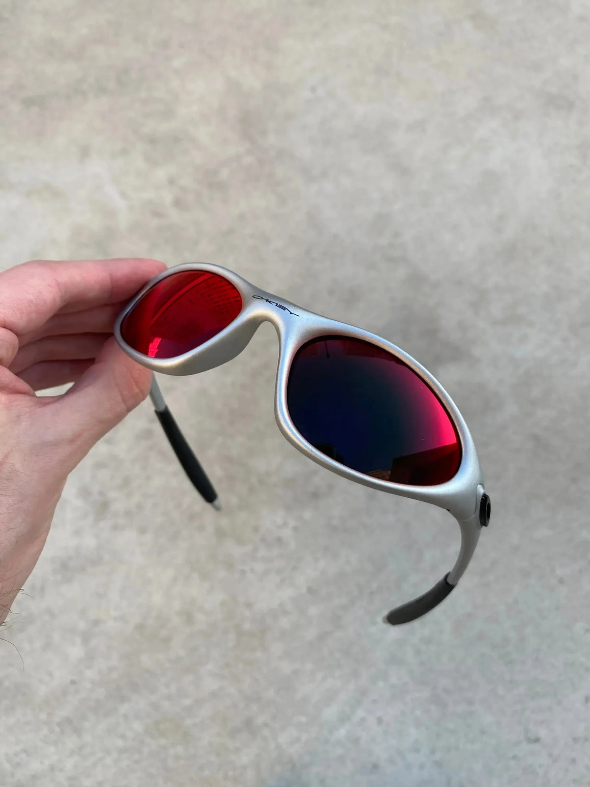 Minute Gray - Lente Torch - Compre 1 Leve 2