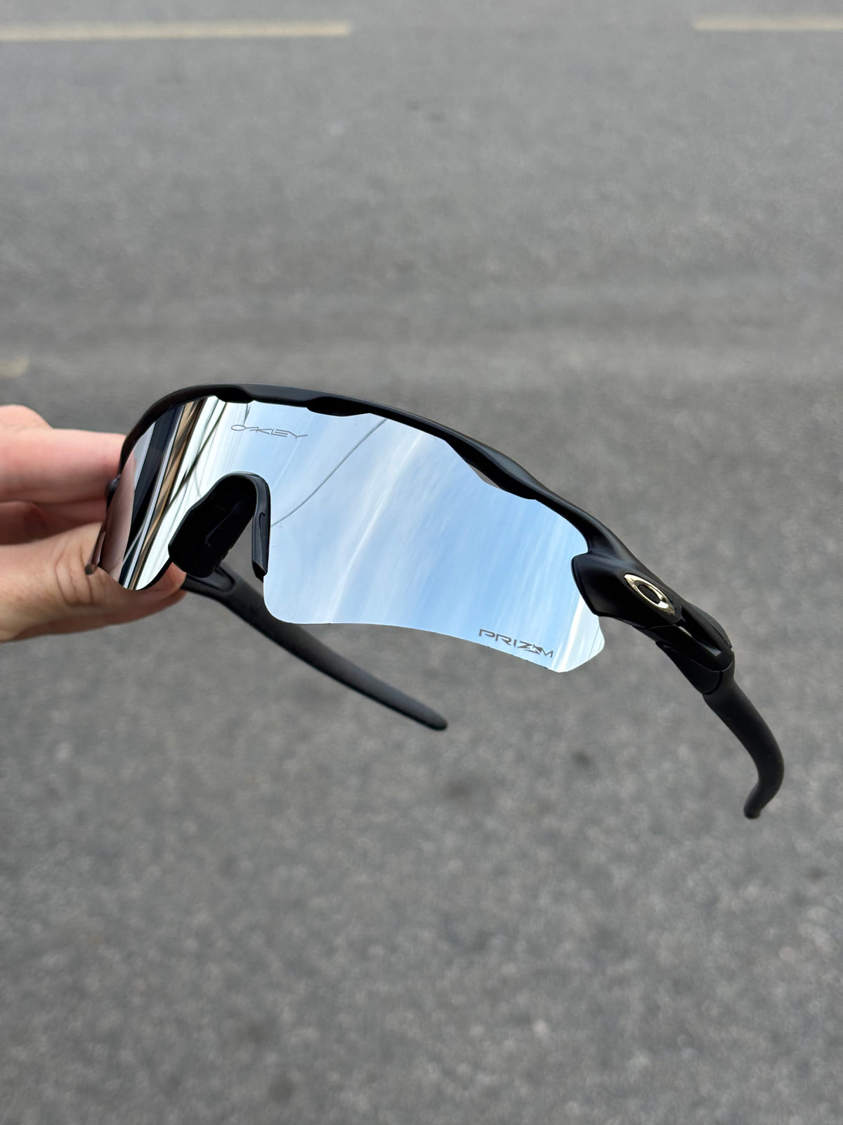 Óculos Radar Black - Lente Liquid Metal - Compre 1 Leve 2