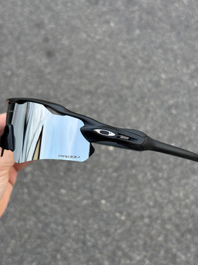 Óculos Radar Black - Lente Liquid Metal - Compre 1 Leve 2