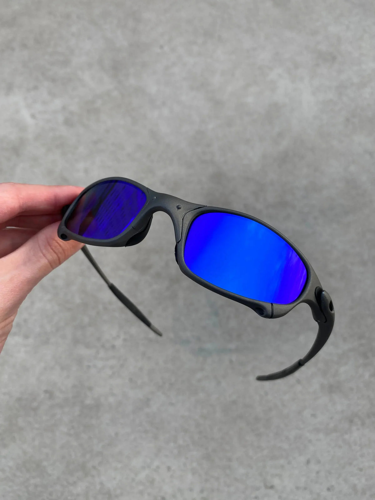 Juliet X Metal - Lente Neon Blue