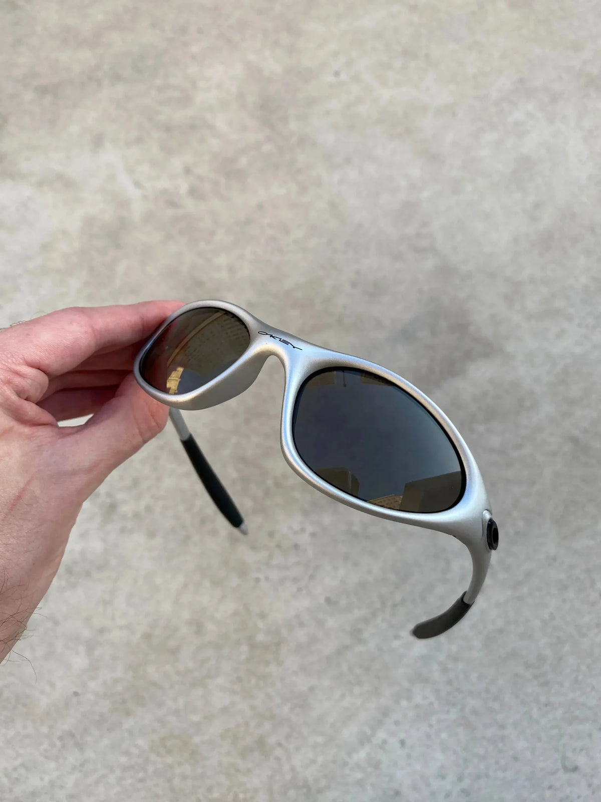 Minute Gray - Lente Black