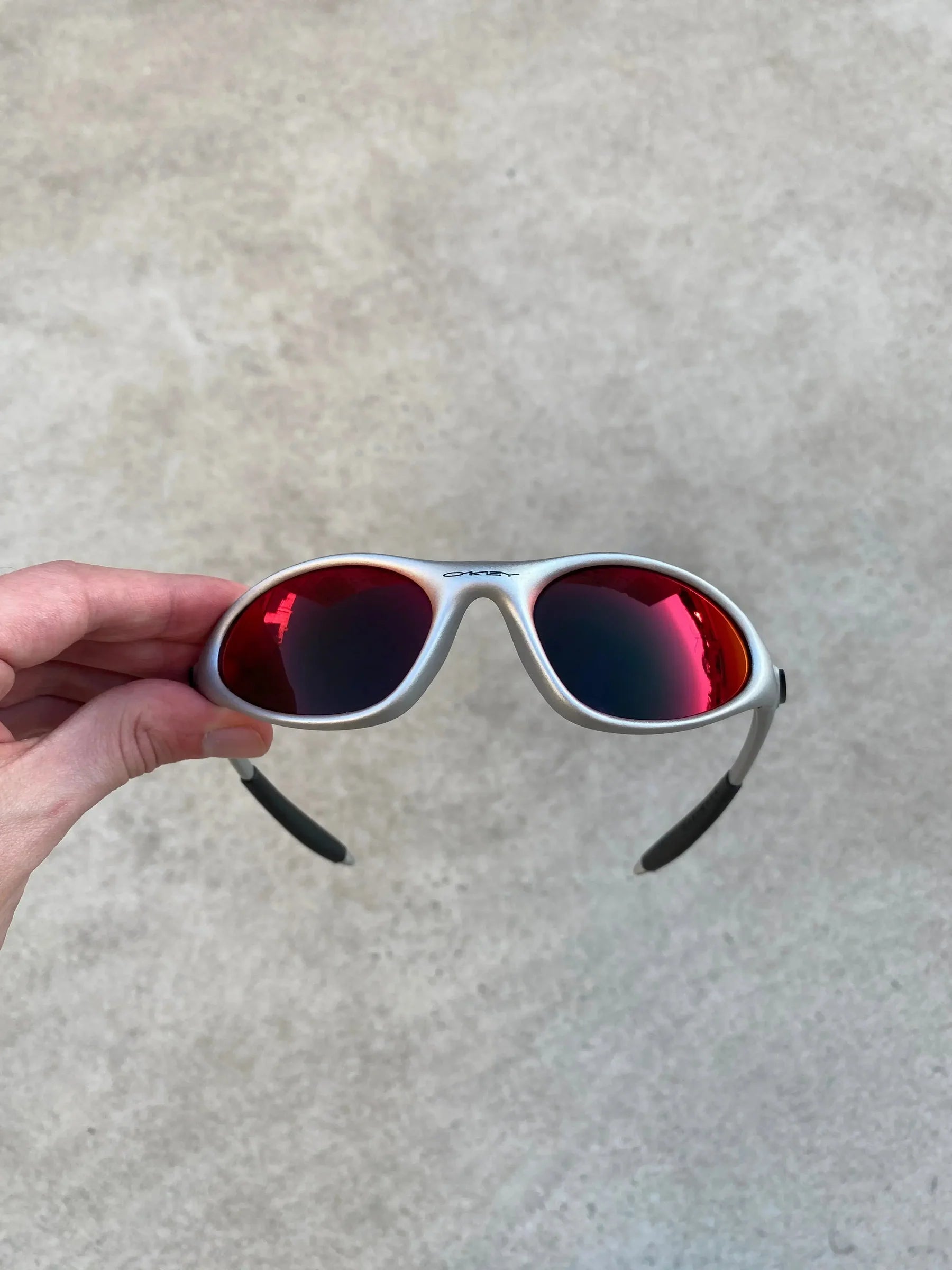 Minute Gray - Lente Torch - Compre 1 Leve 2