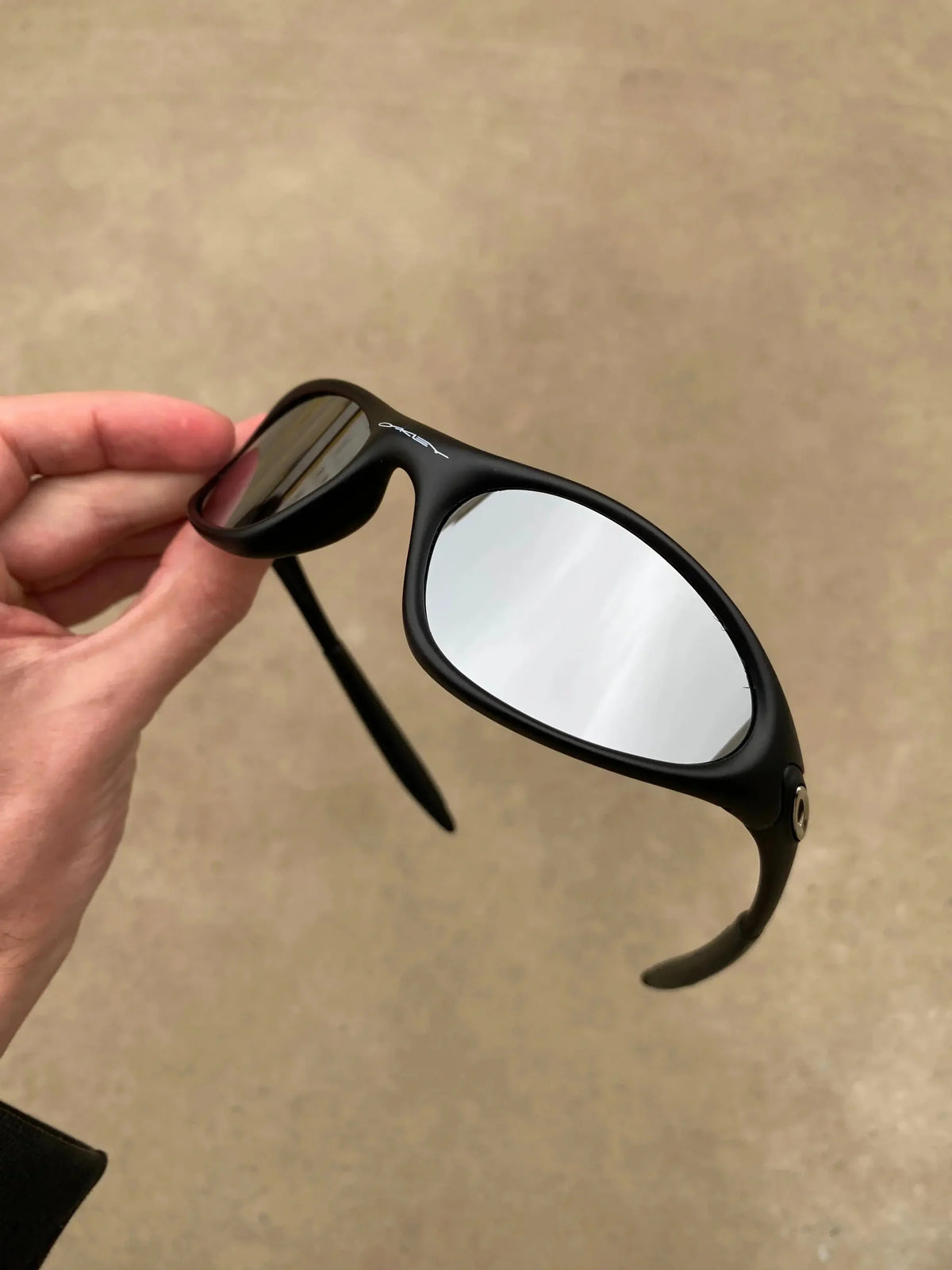 Minute Black - Lente Liquid Metal - Compre 1 Leve 2